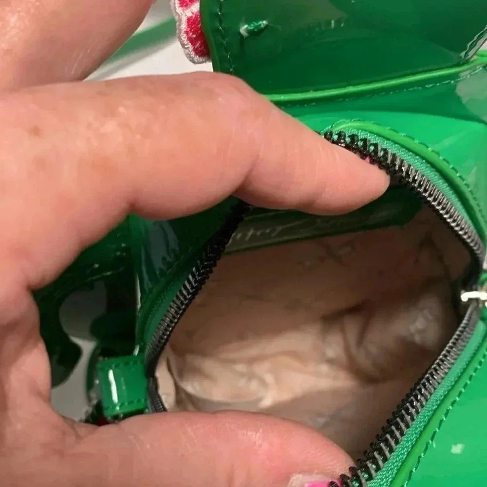 BETSEY JOHNSON Turtle Purse,Crossbody. NWT. - Picture 3 of 3